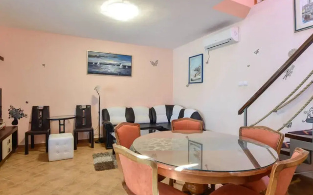 Peaceful Island Haven With Pool, BBQ & Games Area