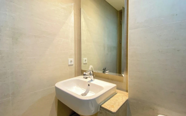 Comfort And Great Location Studio At Gold Coast Apartment