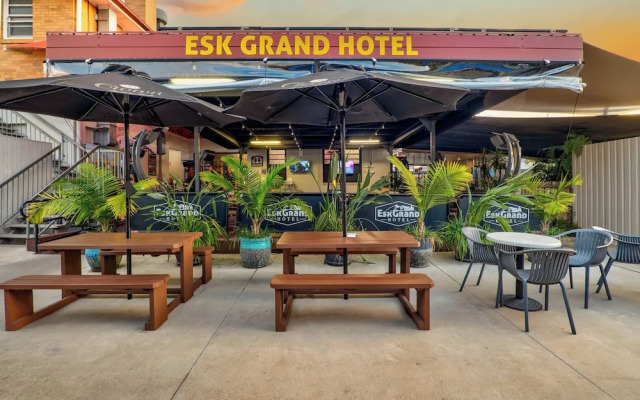 Esk Grand Hotel