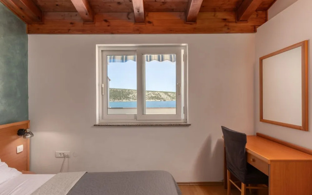 Beachfront Santa Maria 1 Apartment 4