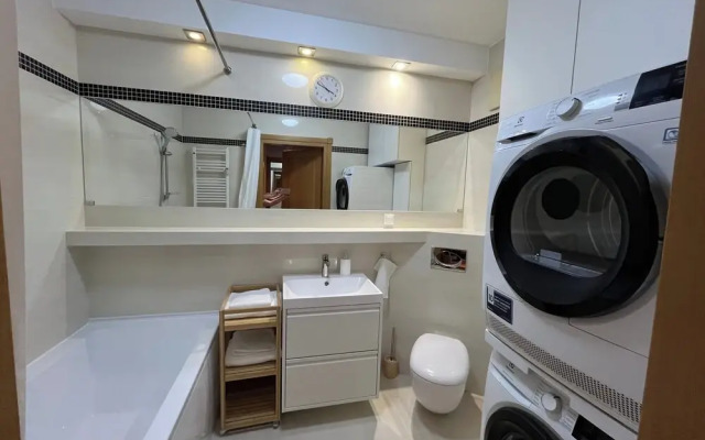 2 Bedrooms Apartment, Central Warsaw