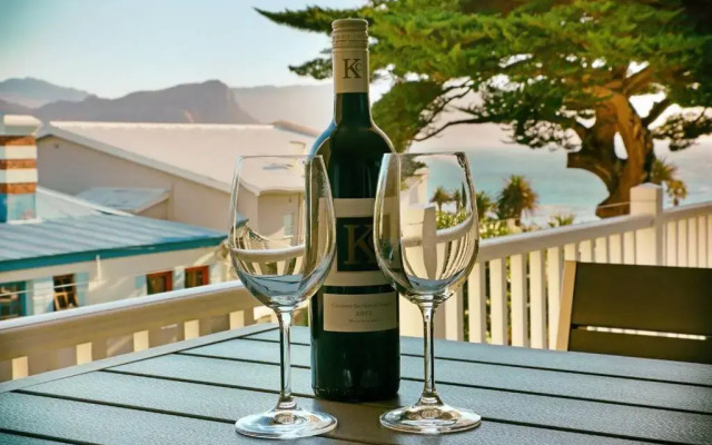 Penguin Haven . Luxury 2 bedroom, Boulders Beach.