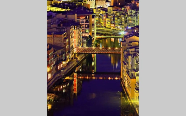 Eiffel Bridge Boutique Apartment