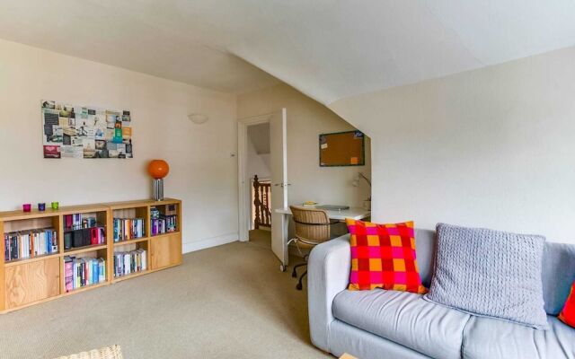 Lovely 1Br Home In North London