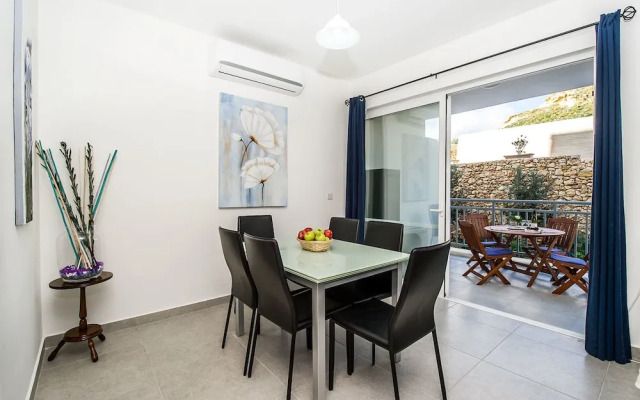 The Hillock North B6