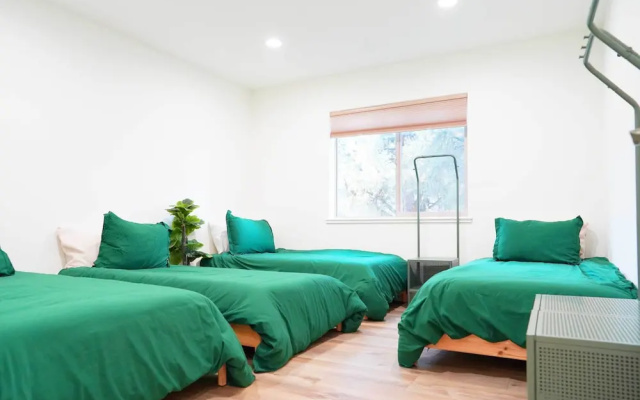 Pine Mountain Club Villa w/ Sauna, Deck + Views!