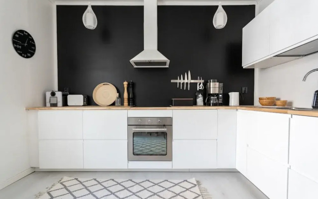 Luminous 1br next to Puu-Vallilla