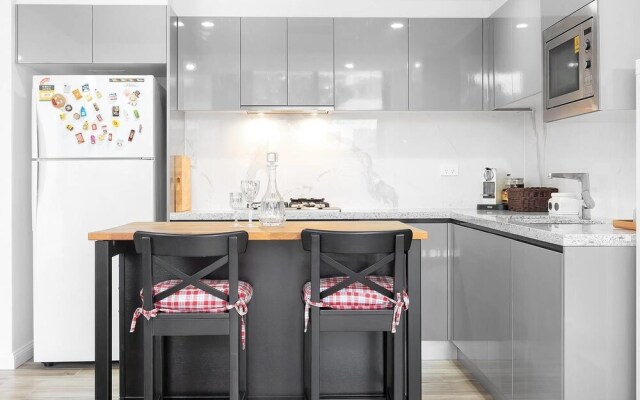 Olympic Park Large 1bed Apt+parking Nop01a