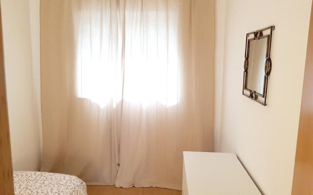 Apartment With 2 Bedrooms in Almada, With Furnished Terrace and Wifi -