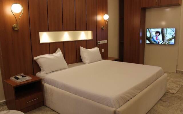 Fahrenheit Hotel