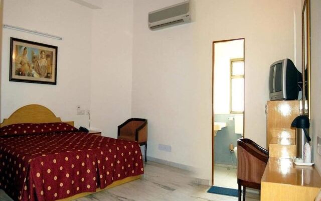 Madhuvan Hotel