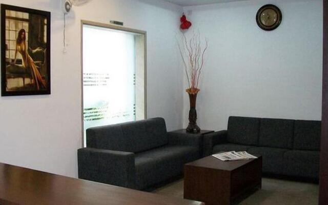 Hotel Palm View Residency