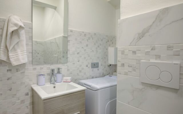 Patty New Apartment in Laveno Center