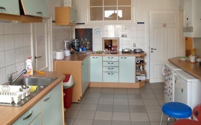 Funky Backpackers Hostel & Apartments
