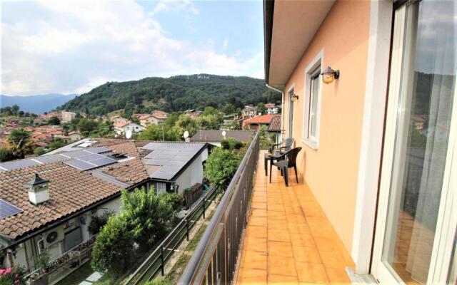 Uncle Enrys house - Family house