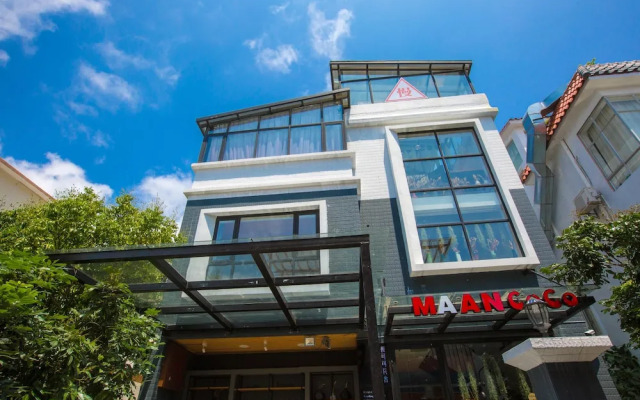 Maan Coco Travelling With Inn No.1