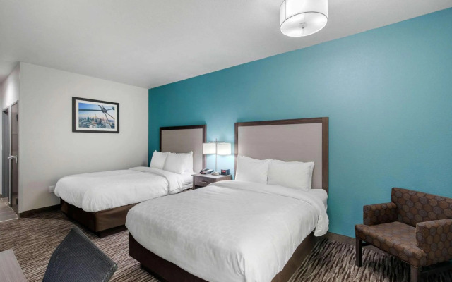 Clarion Inn & Suites DFW North
