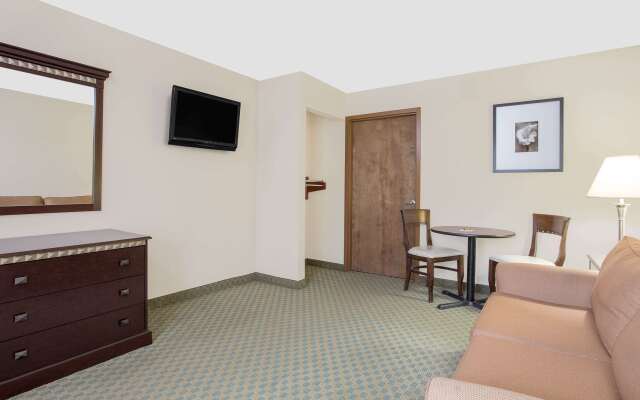 Super 8 by Wyndham Danville