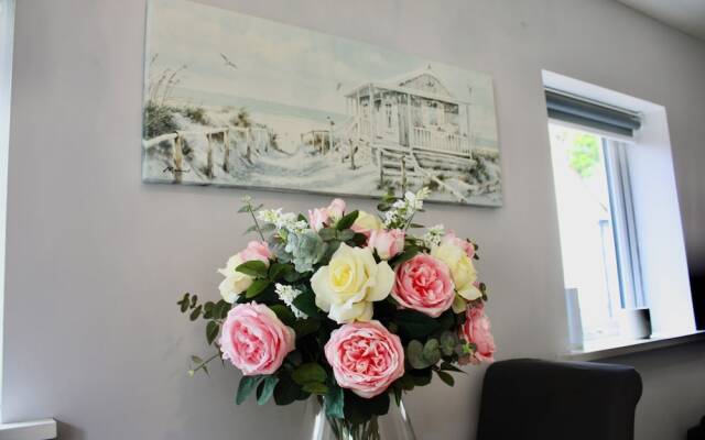 Pamper House Holiday Home And Annex