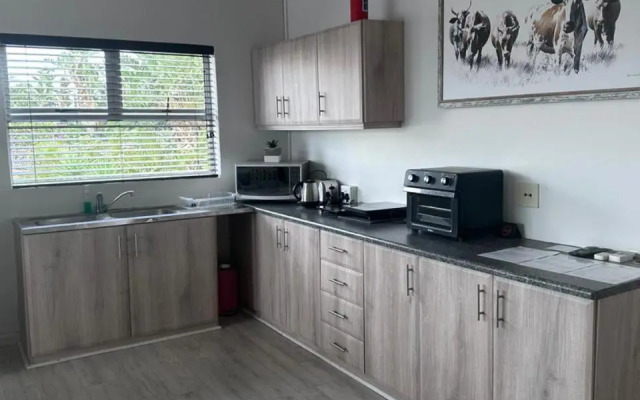 14 on Braemar Studio Apartment