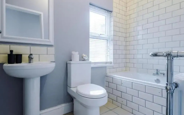 Spacious Bed Rest Stay in Salford City