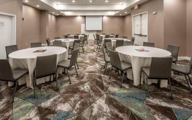 Holiday Inn Hotel & Suites Memphis - Wolfchase Galleria by IHG