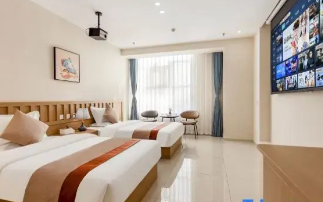 Zhengding Little Dolphin Business Hotel