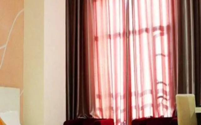 St. Lena Hotel (Shenzhen Qinghu Metro Station)