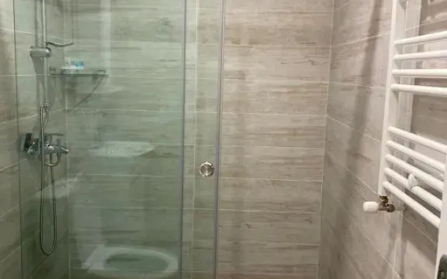Hotel 12 Tve