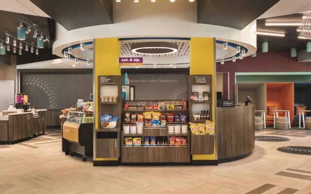 Tru by Hilton Charlotte Ayrsley