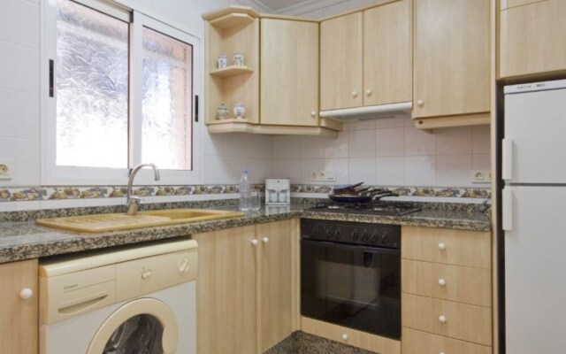 Villa - 8 Bedrooms with Pool and WiFi - 106415