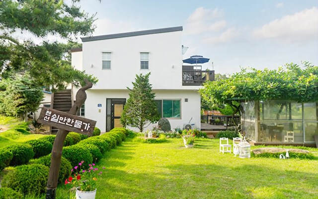 Ganghwa Stream-side for Rest Pension