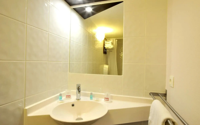 Brit Hotel Confort Lyon Dardilly