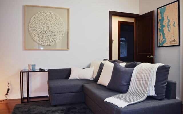 Stylish Abode in Picturesque Duvall