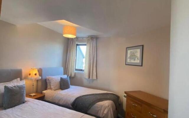 Harbour View & Beach 50m from doorstep!