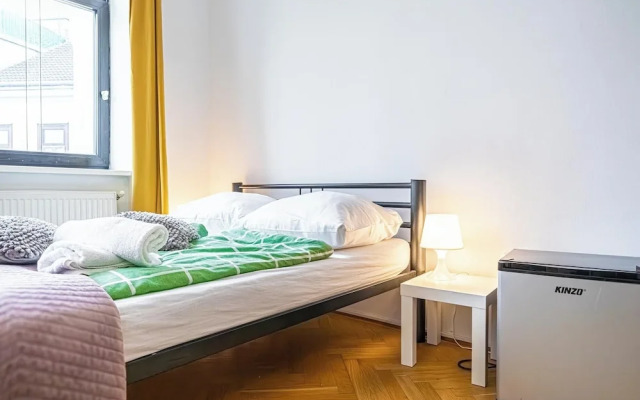Cozy Room Near U6 Dresdner Subway Line