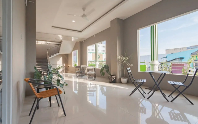 RedDoorz Plus near Siloam Hospital Balikpapan