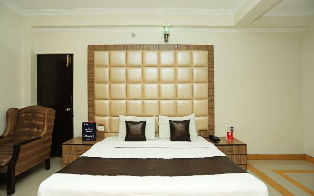 OYO 8785 Hotel Queen's Pearl