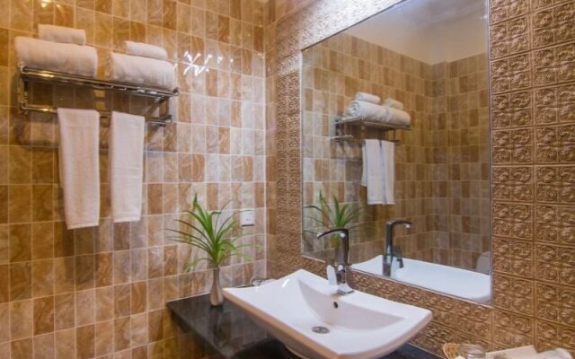 Golden Chenla Hotel and Restaurant