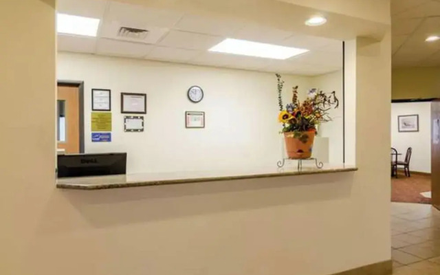 Park View Inn & Suites Hoisington