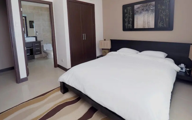 Condominio Diamante del Sol by CRHR