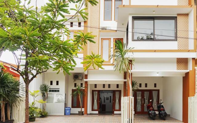 RedDoorz @ Jalan Danau Limboto