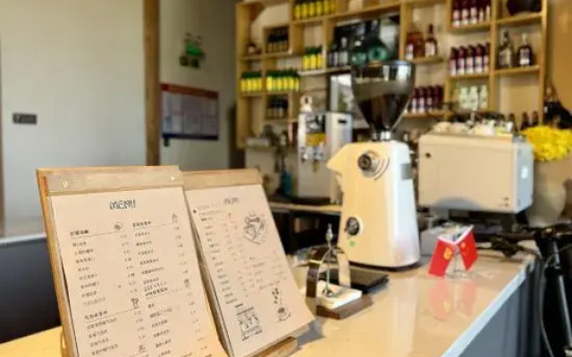 Dali Haishewan  inn (Xizhou Town Store)