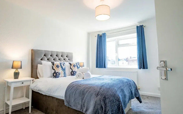 Host Stay Chestnut Residence