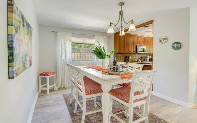 Woodridge - Private & Sanitized, Perfect for Social Distancing & Working From Home. Private Pool, Pet Friendly. Discounted During Pandemic. Super-host Support