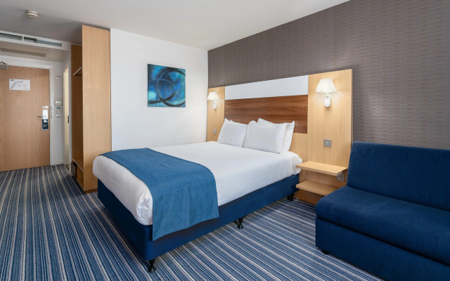 Holiday Inn Express Leigh - Sports Village by IHG