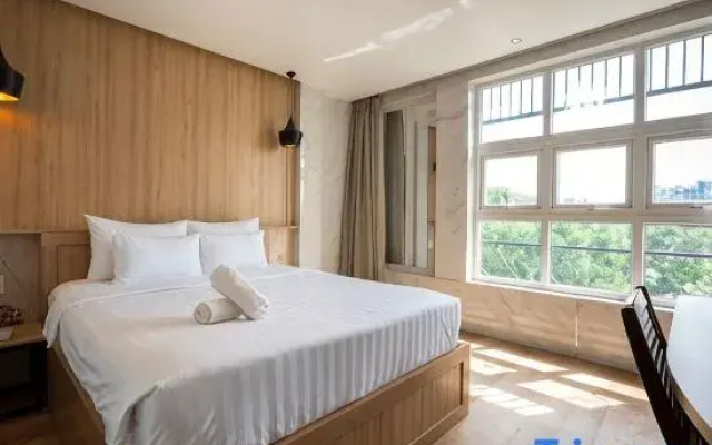 Lá Hotel Q10