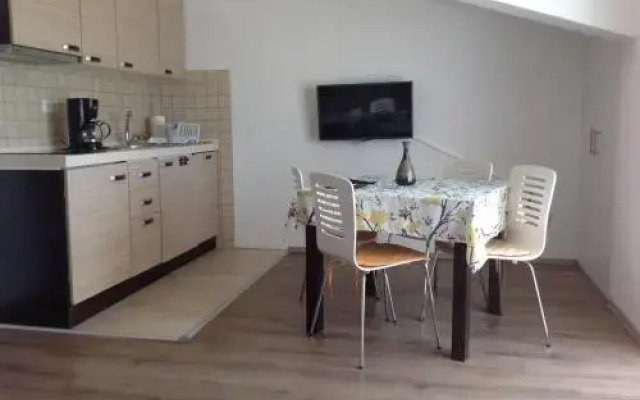 One-Bedroom Apartment in Banjol
