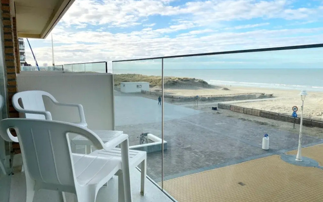 Apartment in Nieuwpoort With Garden