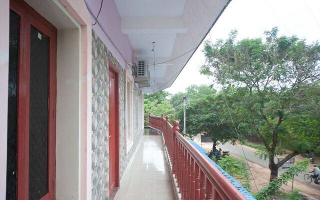 OYO 24053 Auro GP guest house